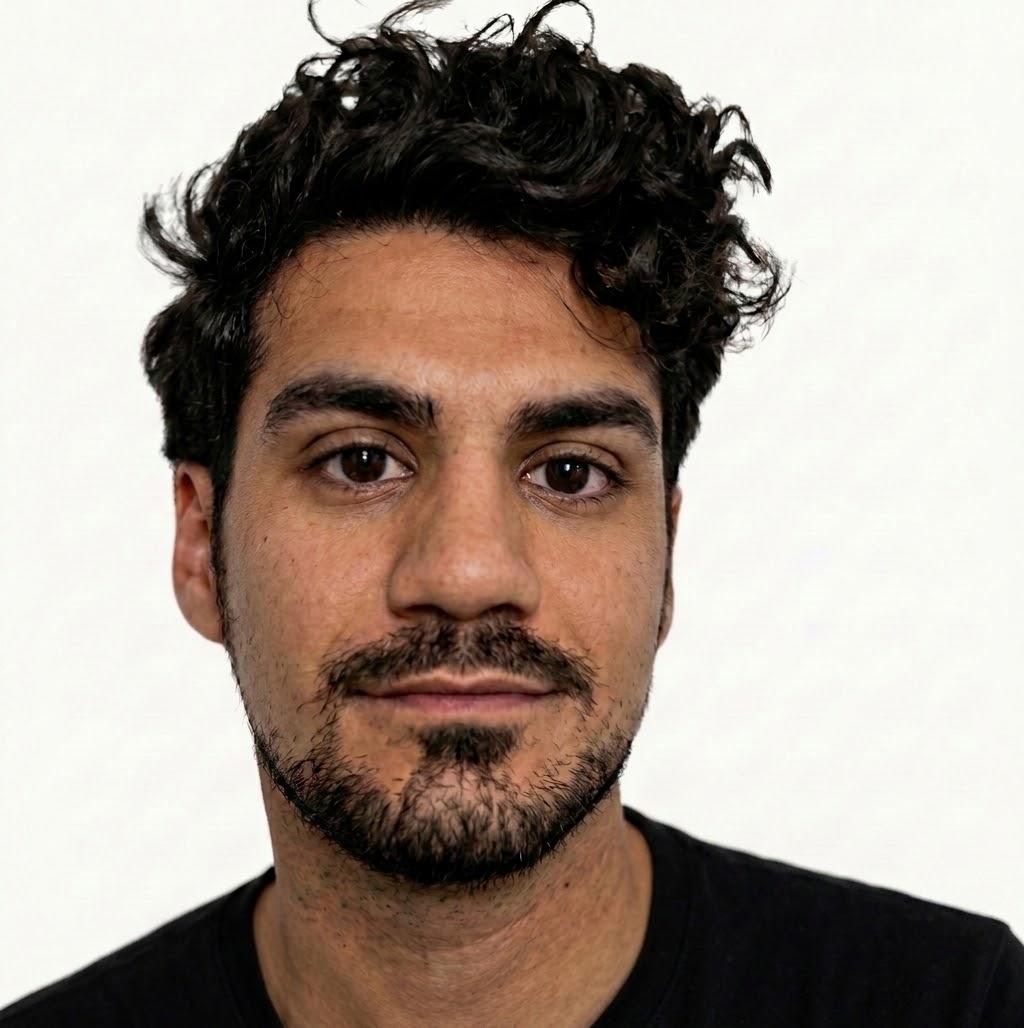 Portrait of Roberto Puglisi, Co-Founder & CEO at Salto del Corvo